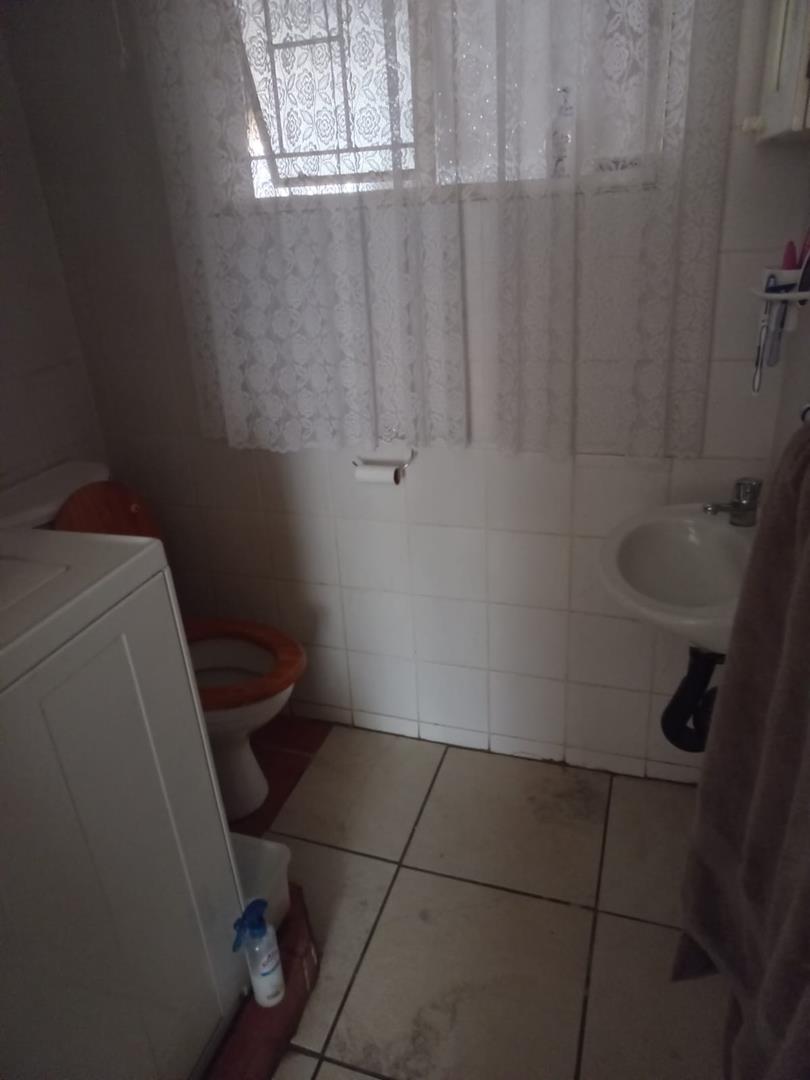 To Let 2 Bedroom Property for Rent in Waverley Gauteng
