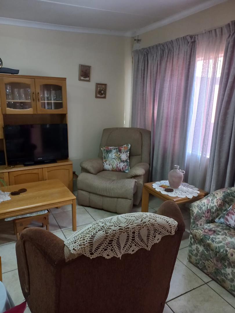 To Let 2 Bedroom Property for Rent in Waverley Gauteng