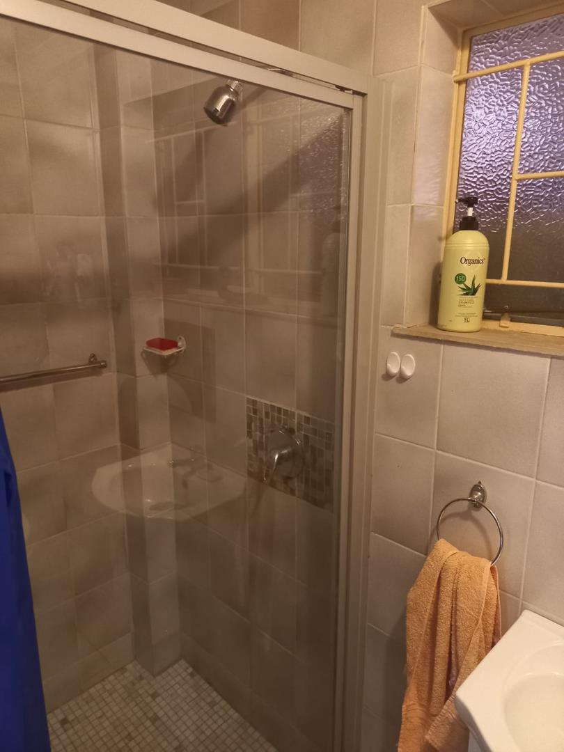 To Let 2 Bedroom Property for Rent in Waverley Gauteng