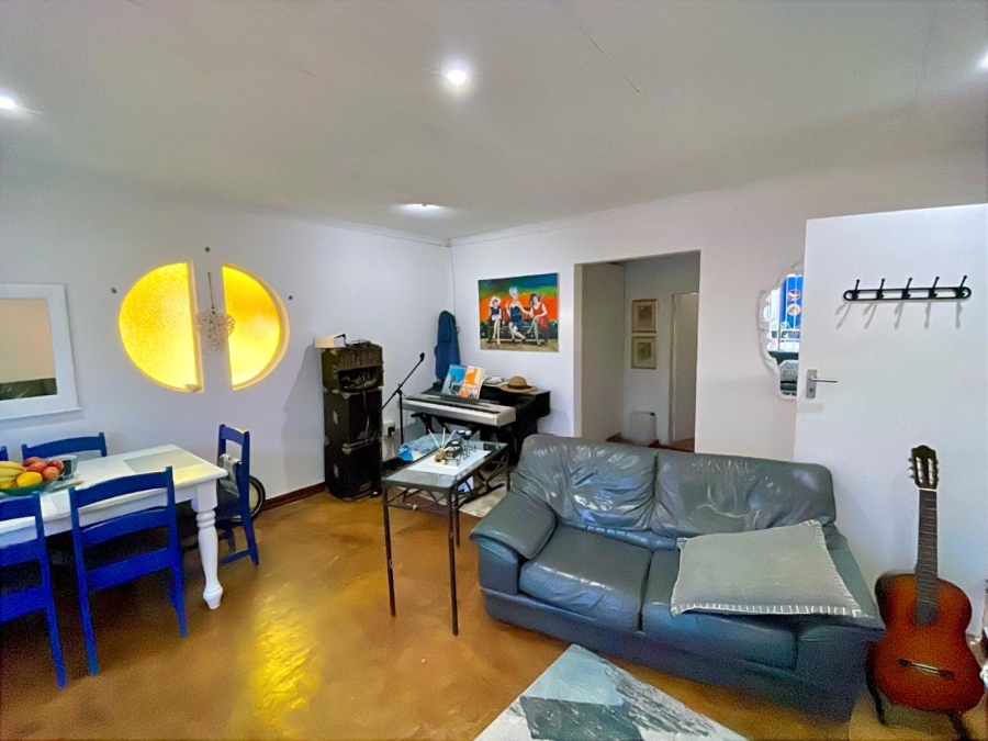 5 Bedroom Property for Sale in Faerie Glen Gauteng