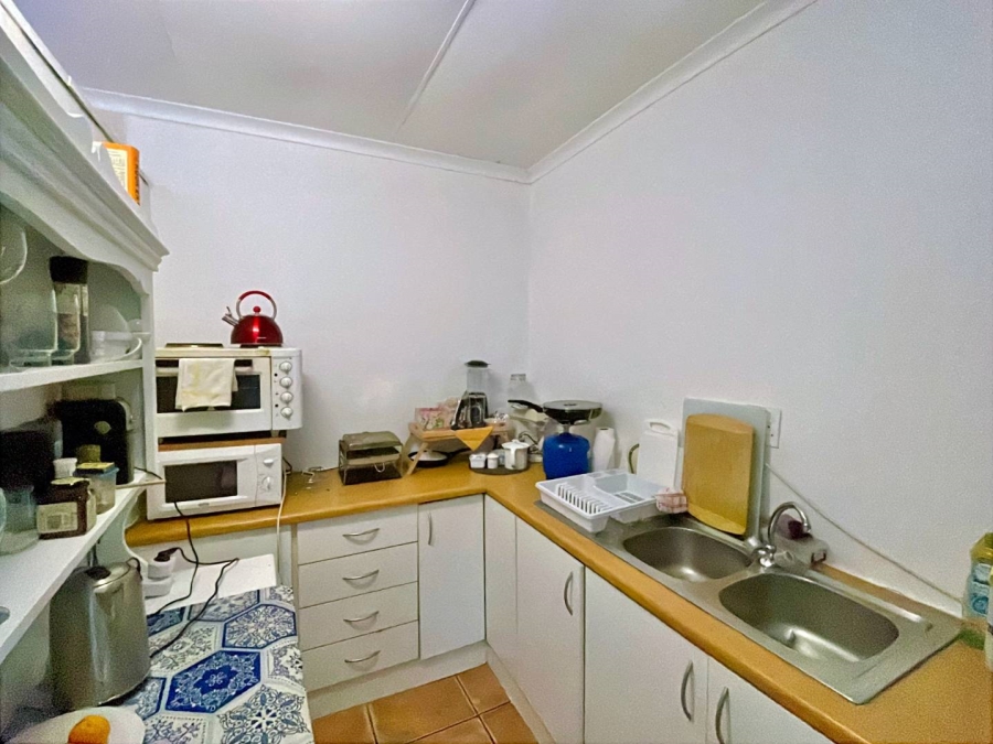 5 Bedroom Property for Sale in Faerie Glen Gauteng
