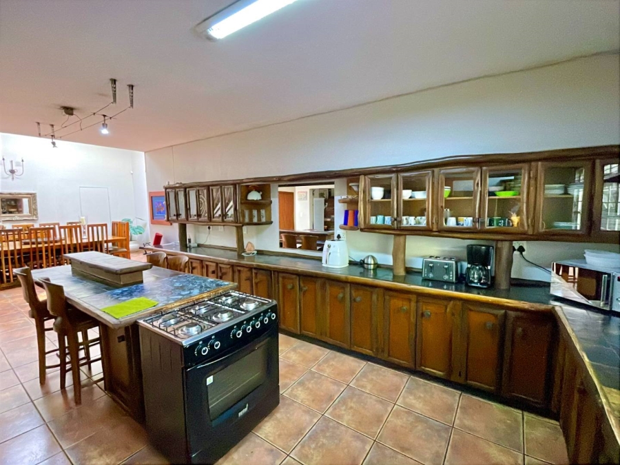 5 Bedroom Property for Sale in Faerie Glen Gauteng