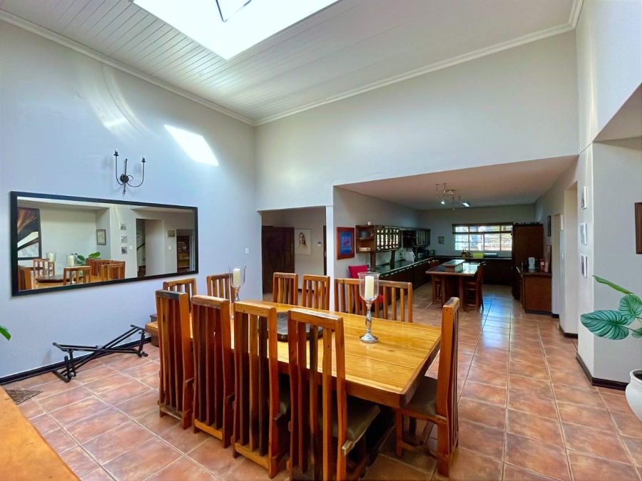 5 Bedroom Property for Sale in Faerie Glen Gauteng
