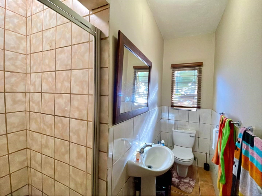 5 Bedroom Property for Sale in Faerie Glen Gauteng