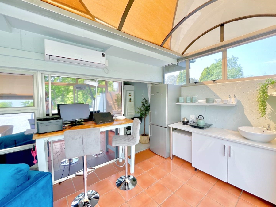 5 Bedroom Property for Sale in Faerie Glen Gauteng