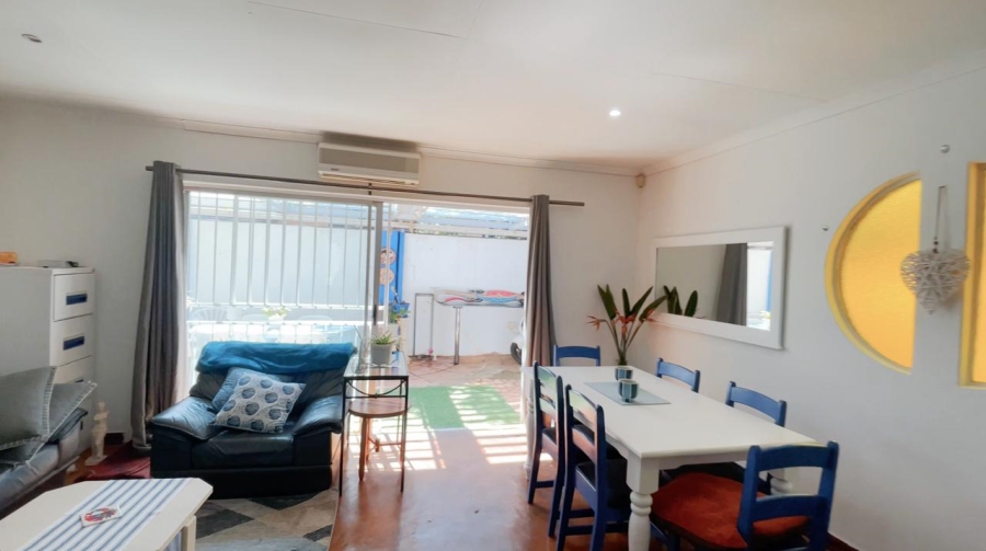 5 Bedroom Property for Sale in Faerie Glen Gauteng