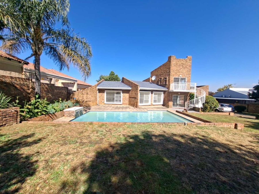 To Let 3 Bedroom Property for Rent in Sunninghill Gauteng