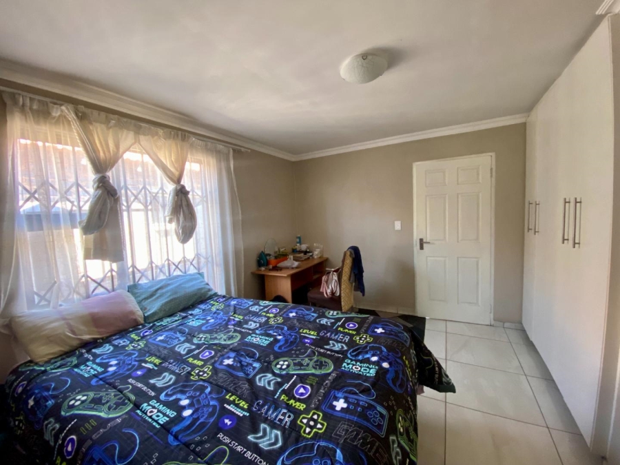 To Let 1 Bedroom Property for Rent in Goudrand Gauteng
