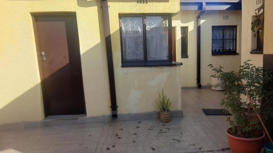 2 Bedroom Property for Sale in Pimville Gauteng