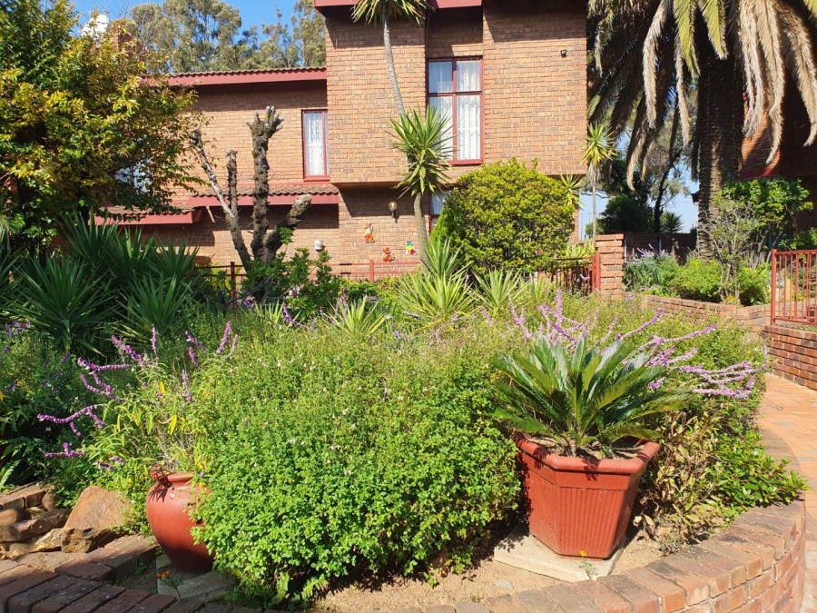 3 Bedroom Property for Sale in The Hill Gauteng