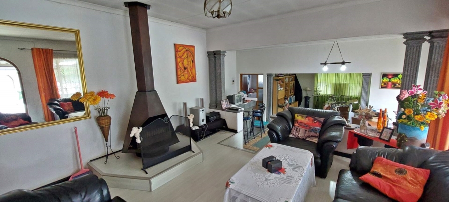4 Bedroom Property for Sale in Verwoerdpark Gauteng