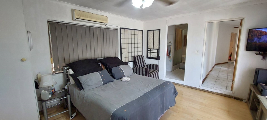 4 Bedroom Property for Sale in Verwoerdpark Gauteng