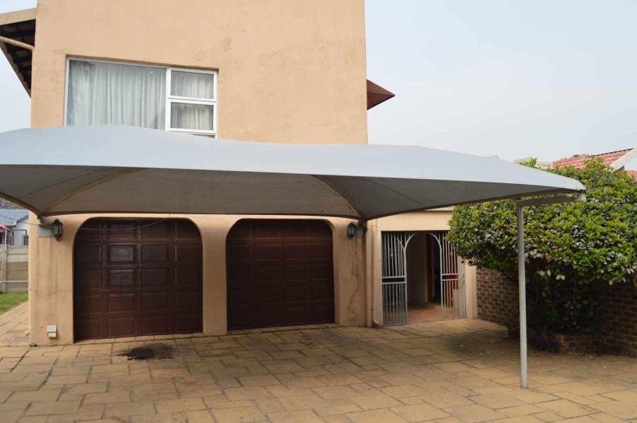 4 Bedroom Property for Sale in Brackendowns Gauteng