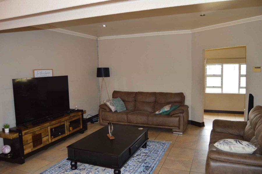 4 Bedroom Property for Sale in Brackendowns Gauteng
