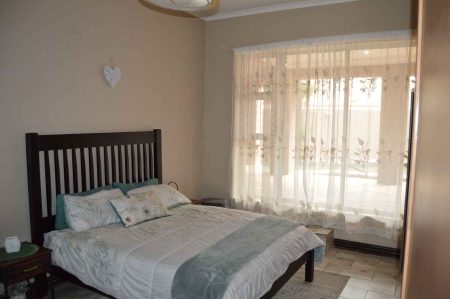 4 Bedroom Property for Sale in Brackendowns Gauteng