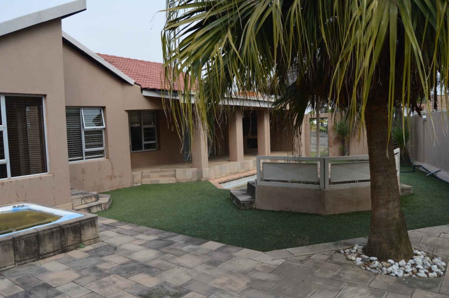 4 Bedroom Property for Sale in Brackendowns Gauteng