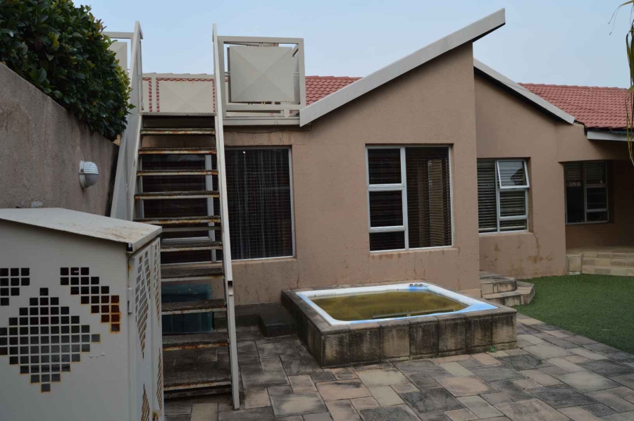 4 Bedroom Property for Sale in Brackendowns Gauteng