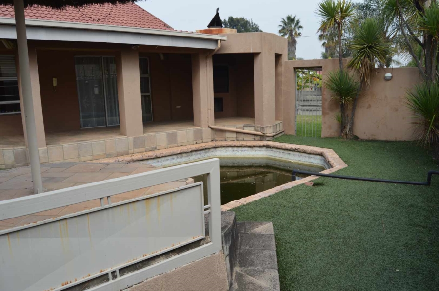 4 Bedroom Property for Sale in Brackendowns Gauteng