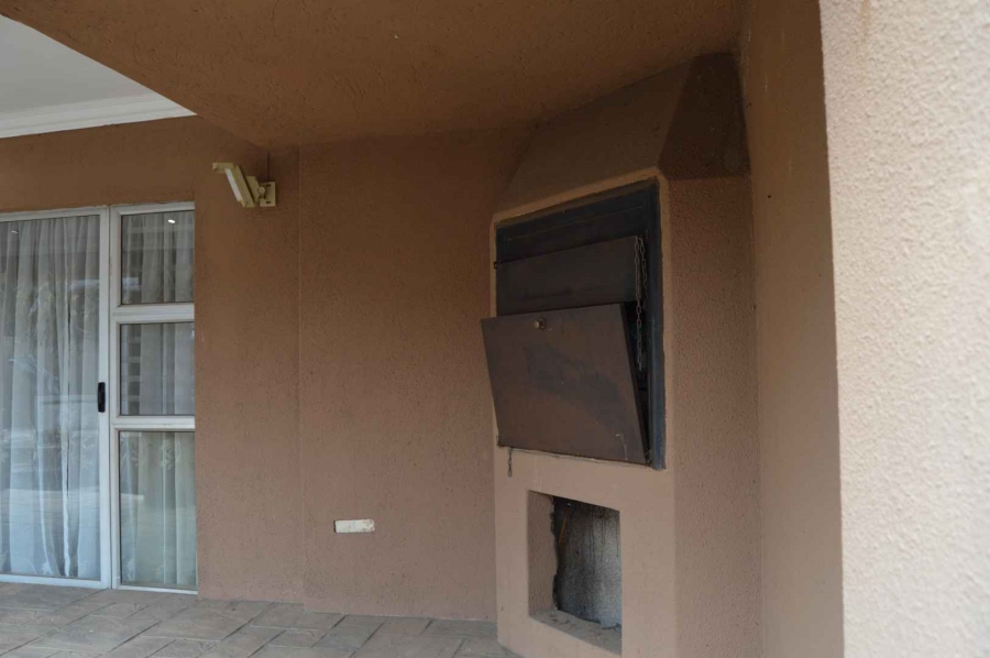 4 Bedroom Property for Sale in Brackendowns Gauteng