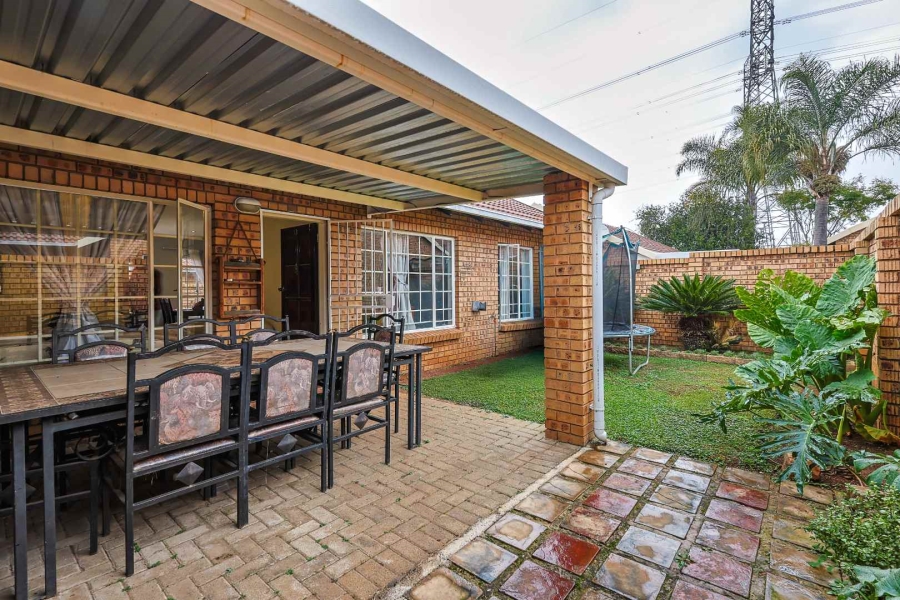 2 Bedroom Property for Sale in Moreleta Park Gauteng