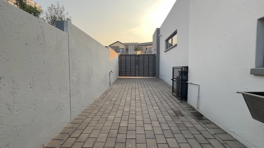 4 Bedroom Property for Sale in Midstream Estate Gauteng