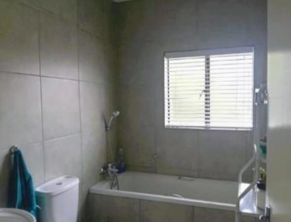 To Let 3 Bedroom Property for Rent in Corlett Gardens Gauteng