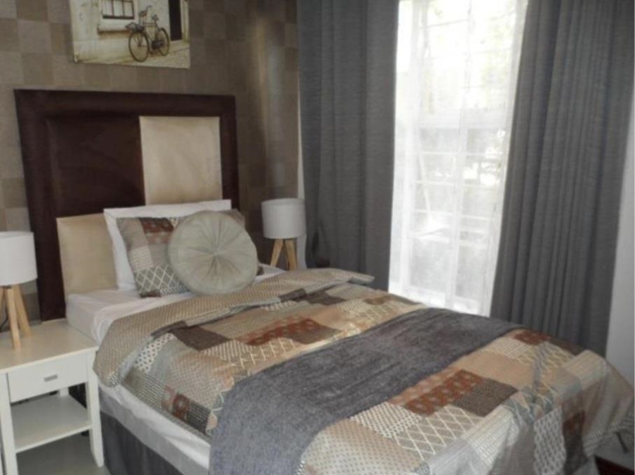 To Let 2 Bedroom Property for Rent in Benmore Gauteng
