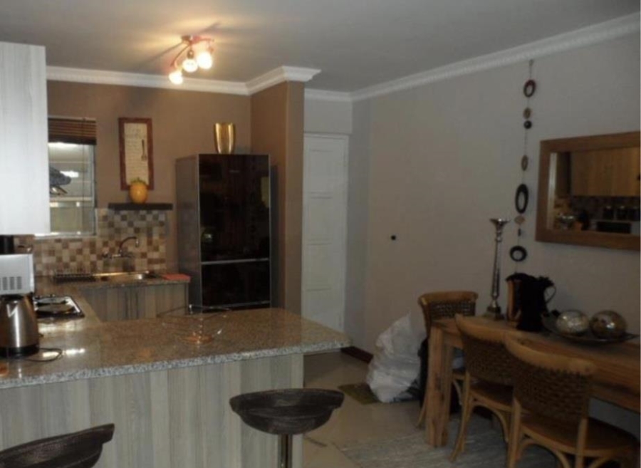 To Let 2 Bedroom Property for Rent in Benmore Gauteng