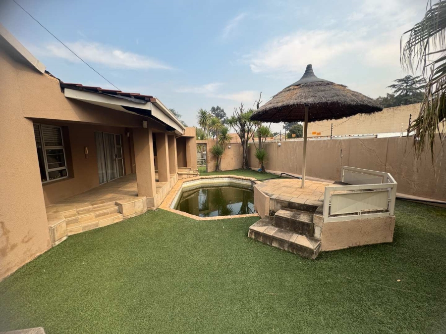 4 Bedroom Property for Sale in Brackendowns Gauteng