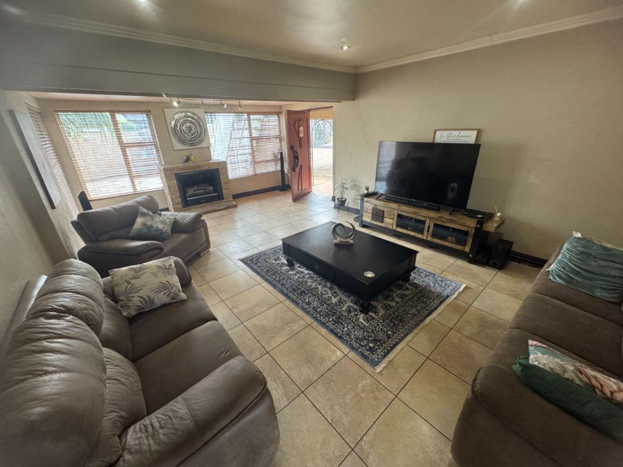 4 Bedroom Property for Sale in Brackendowns Gauteng