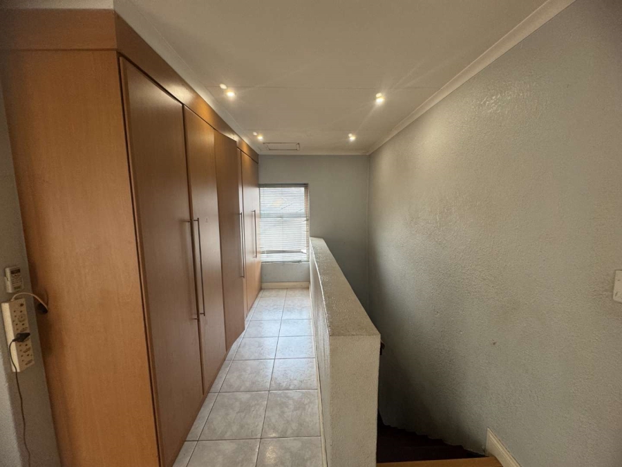4 Bedroom Property for Sale in Brackendowns Gauteng