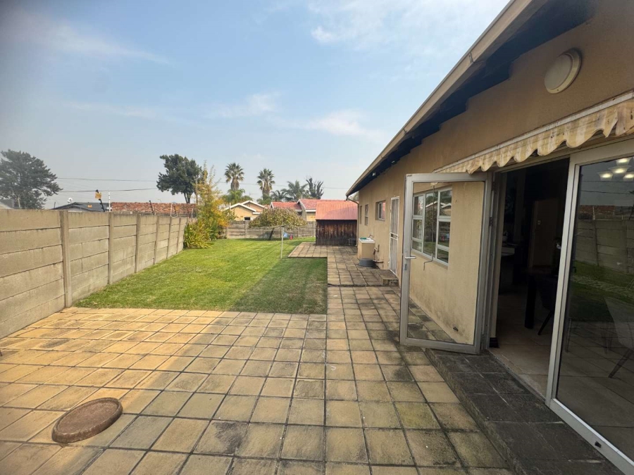 4 Bedroom Property for Sale in Brackendowns Gauteng