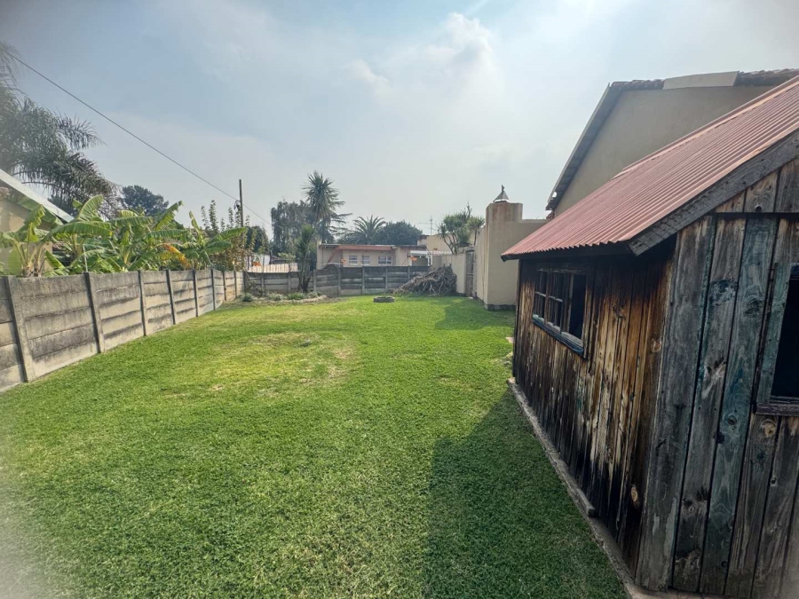 4 Bedroom Property for Sale in Brackendowns Gauteng