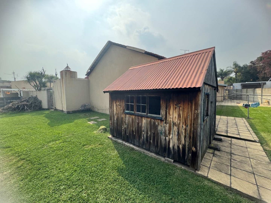 4 Bedroom Property for Sale in Brackendowns Gauteng