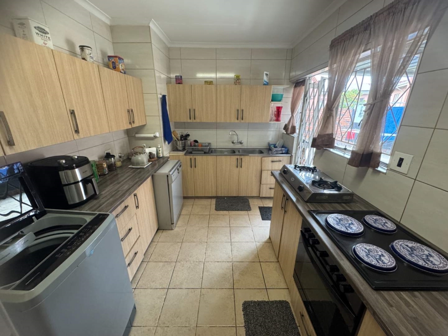 3 Bedroom Property for Sale in Brackendowns Gauteng