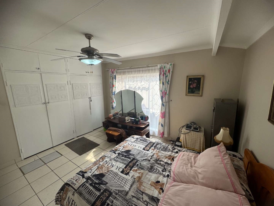 3 Bedroom Property for Sale in Brackendowns Gauteng