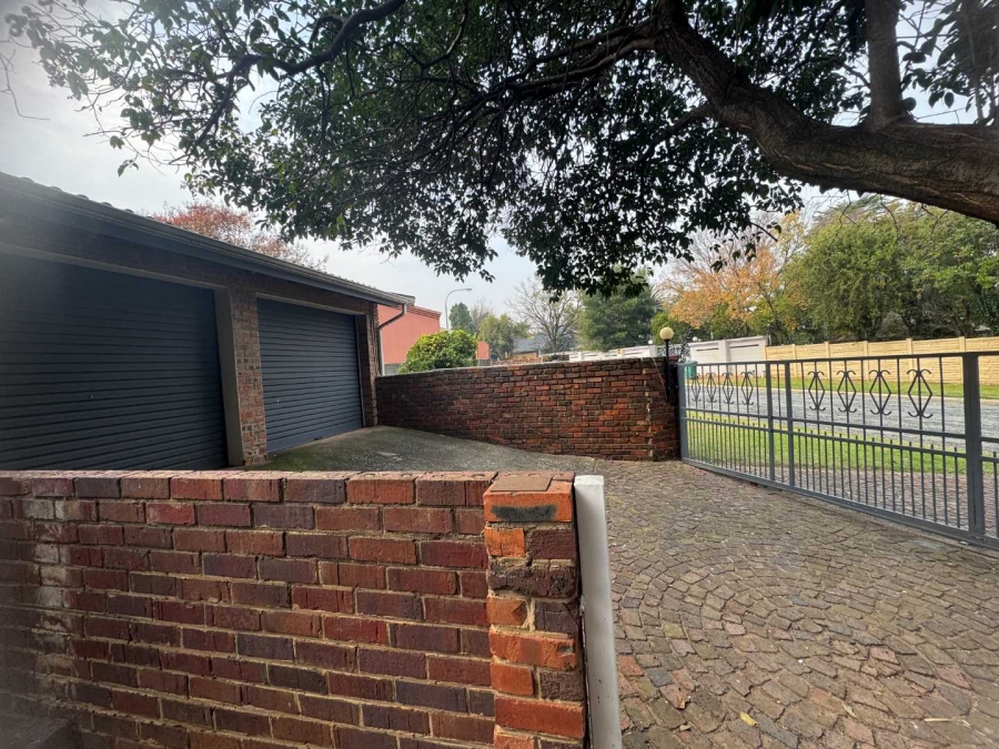 3 Bedroom Property for Sale in Brackendowns Gauteng