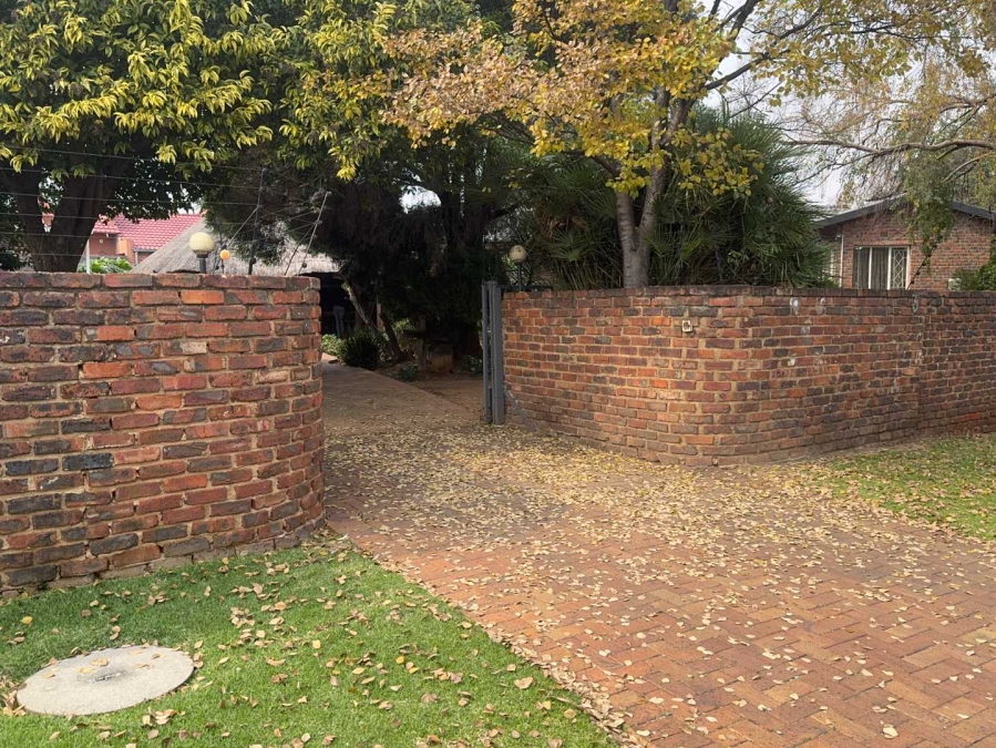 3 Bedroom Property for Sale in Brackendowns Gauteng