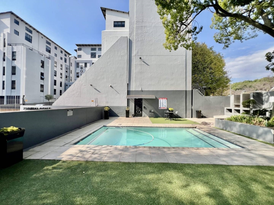 2 Bedroom Property for Sale in Rosebank Gauteng
