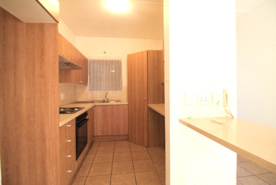 To Let 2 Bedroom Property for Rent in Douglasdale Gauteng