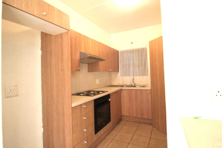 To Let 2 Bedroom Property for Rent in Douglasdale Gauteng