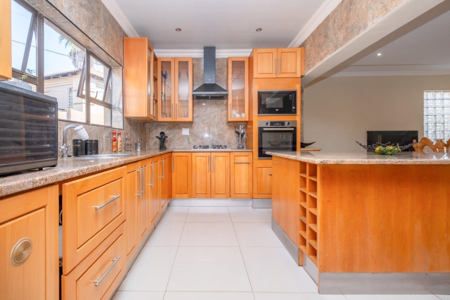 5 Bedroom Property for Sale in Highveld Gauteng