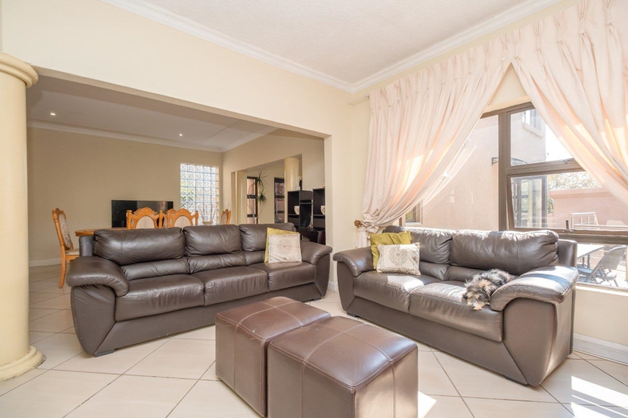 5 Bedroom Property for Sale in Highveld Gauteng