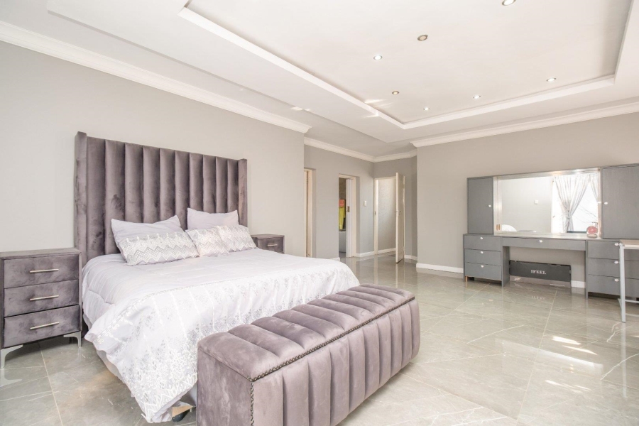 5 Bedroom Property for Sale in Highveld Gauteng