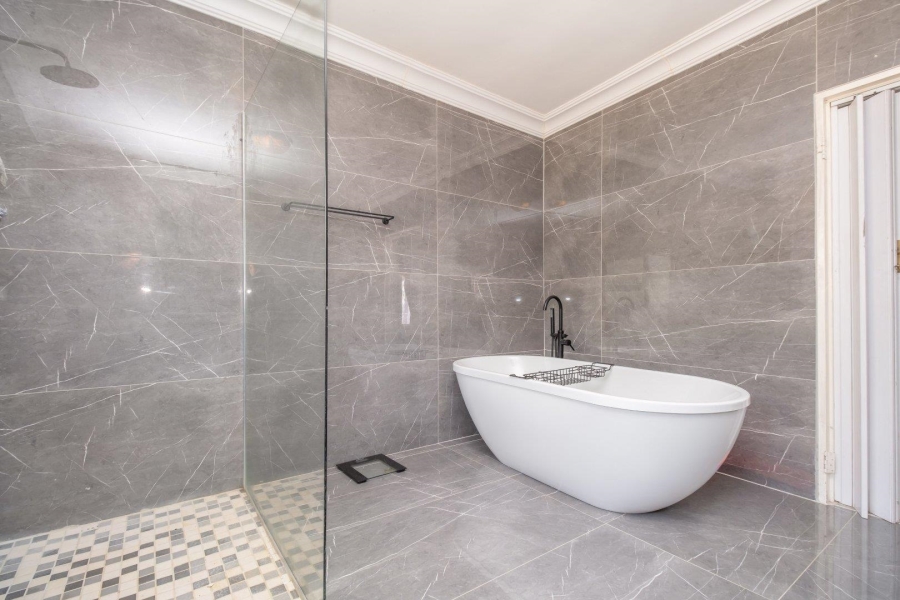 5 Bedroom Property for Sale in Highveld Gauteng