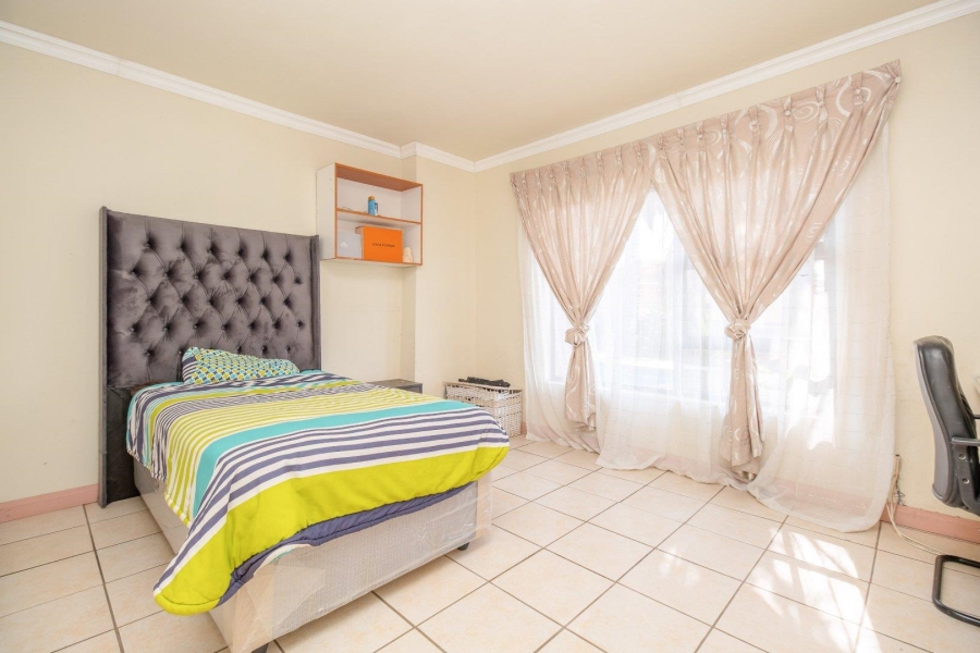 5 Bedroom Property for Sale in Highveld Gauteng