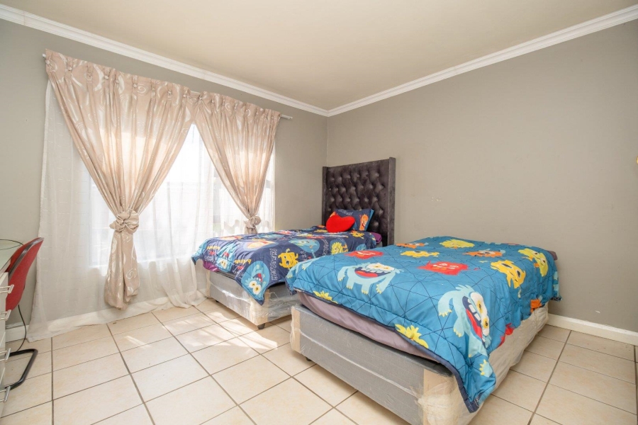 5 Bedroom Property for Sale in Highveld Gauteng