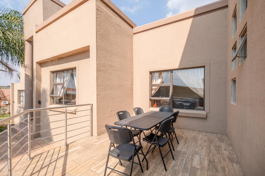 5 Bedroom Property for Sale in Highveld Gauteng