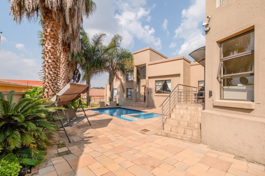 5 Bedroom Property for Sale in Highveld Gauteng