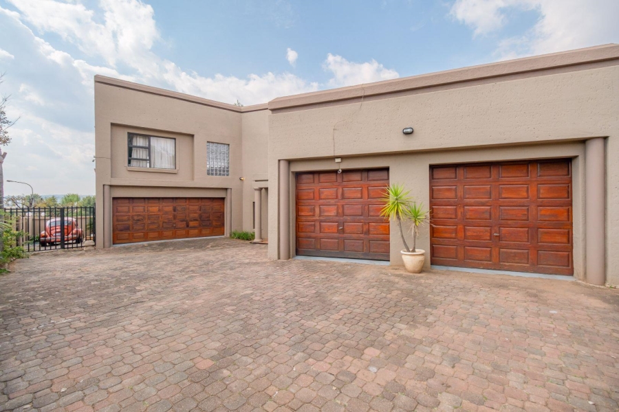 5 Bedroom Property for Sale in Highveld Gauteng